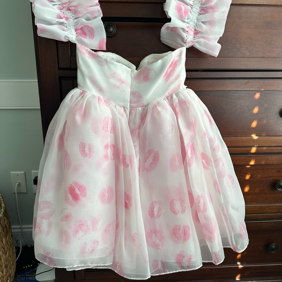 Selkie Kiss on the Lips Runway Puff Dress - Picture 5 of 7